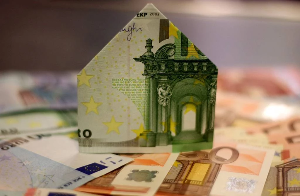 Δανειστές προς Αθήνα: Βγάλτε τώρα στο «σφυρί» την πρώτη κατοικία